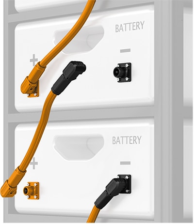 Pluggable battery pole connectors for BESS Billede af plug-in batteripol-konnektorer til BESS