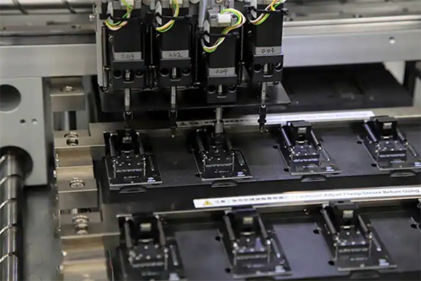 DigiKey’s automated programming machine Image of DigiKey’s automated programming machine