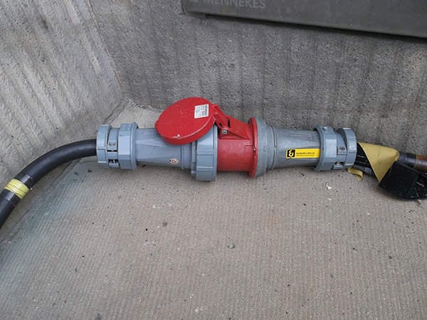 Color coding (adherent to IEC 60309) of this high-power cable connector Image of color coding (adherent to IEC 60309) of this high-power cable connector