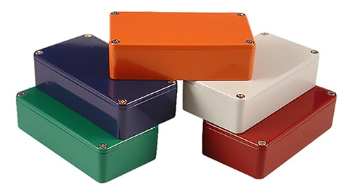 Hammond’s 1590 series enclosures Image des boîtiers série 1590 de Hammond