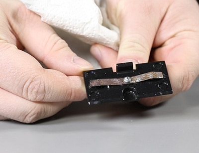 How to Properly Clean Battery Contacts