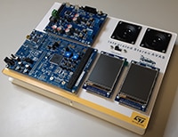 STMicroelectronics AEKD-STEREOAVAS Integrated Stereo AVAS Solution Image de la solution AVAS stéréo intégrée AEKD-STEREOAVAS de STMicroelectronics