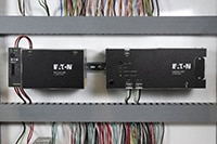 Tripp Lite by Eaton Industrial DIN Rail UPS Tripp Lite by Eaton 工業用 DIN 軌道 UPS 的圖片