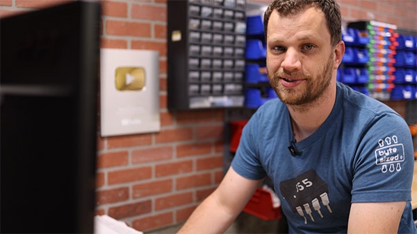 Fix or Toss? How to Know If Your Electronics Are Worth Fixing Fix or Toss? How to Know If Your Electronics Are Worth Fixing