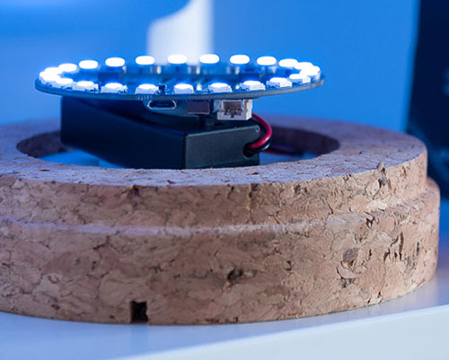 Build a Clap-Activated Light with microbit!