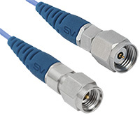 Amphenol SV Microwave의 스트레인 완화 RF 케이블 조립품 이미지