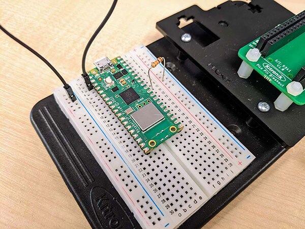 Image of Raspberry Pi Pico Battery Voltmeter in Python
