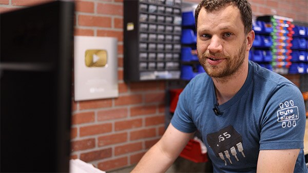 Fix or Toss? How to Know If Your Electronics Are Worth Fixing